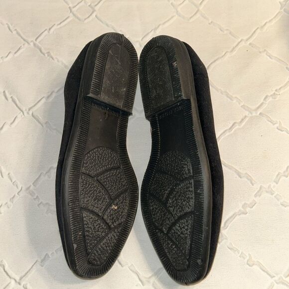 Basic Editions Christmas Wreath Embroidered Black Flat Shoes(Size 7) - Picture 4 of 7